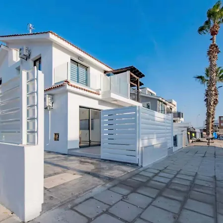 Modern 2br Coastal Escape 100m From Sea By Cyprus Horizons * Oroklini