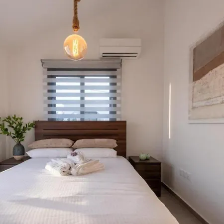 Modern 2br Coastal Escape 100m From Sea By Cyprus Horizons Dom wakacyjny