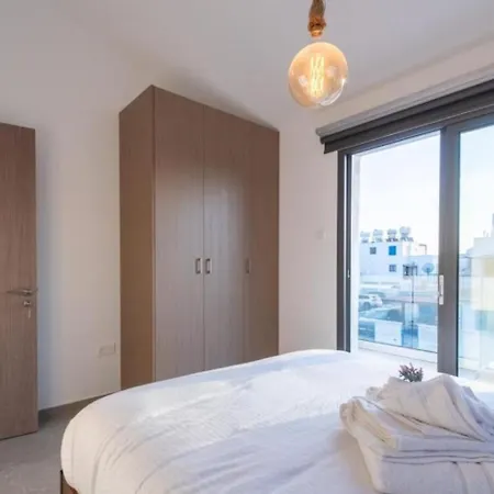 Dom wakacyjny Modern 2br Coastal Escape 100m From Sea By Cyprus Horizons *