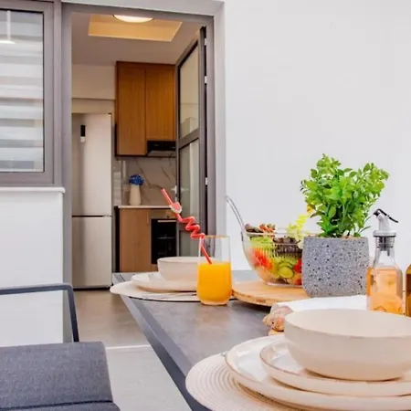 Modern 2br Coastal Escape 100m From Sea By Cyprus Horizons *