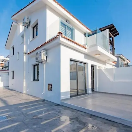 Dom wakacyjny Modern 2br Coastal Escape 100m From Sea By Cyprus Horizons *