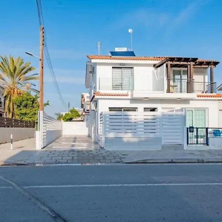 Modern 2br Coastal Escape 100m From Sea By Cyprus Horizons Dom wakacyjny